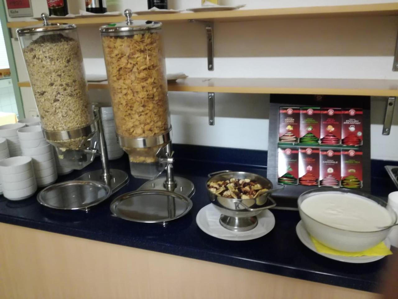 Hostel Obertrum Екстериор снимка